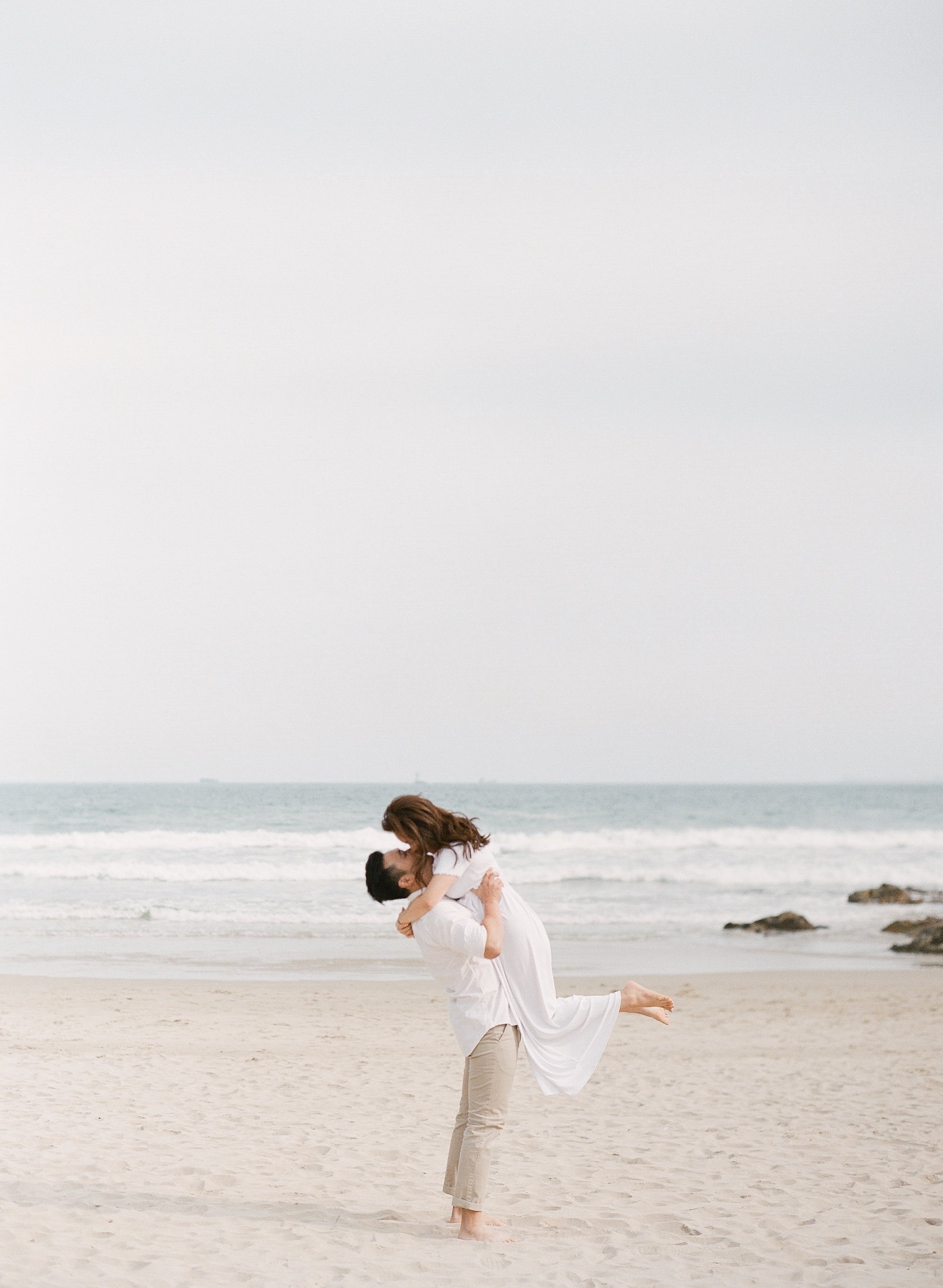 Beach In Hong Kong Casual Engagement Outdoor Prewedding Kc Chan Photography Film Photography Cozy Pose Prewedding Foto Perkawinan Foto Perkawinan Pantai